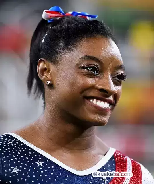 西蒙·拜尔斯:再战奥运 (2024) 1080P 英语中字